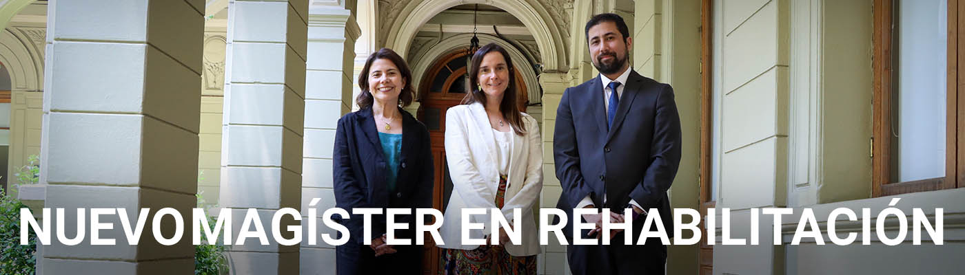 Académicas y académico de la UC anuncian el nuevo Magíster en Rehabilitación frente a Casa Central